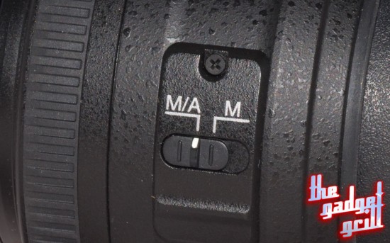 It's even got that nifty Manual / Auto switch as most Nikon lenses come equipped with these days.